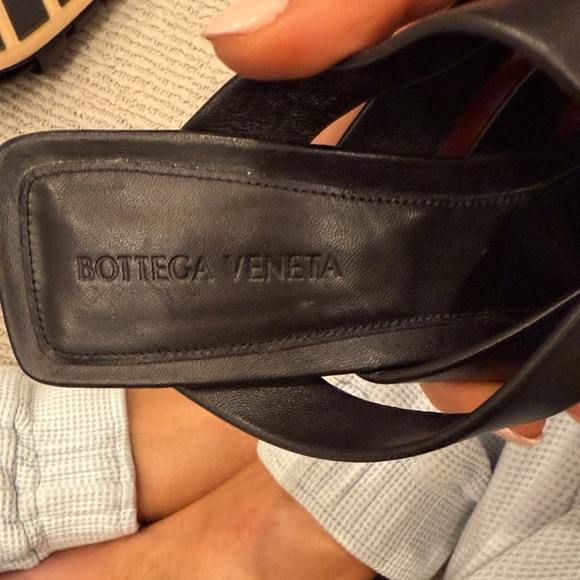 Bottega Veneta Black Intrecciato Leather Clogs. Super chic - Picture 2 of 5